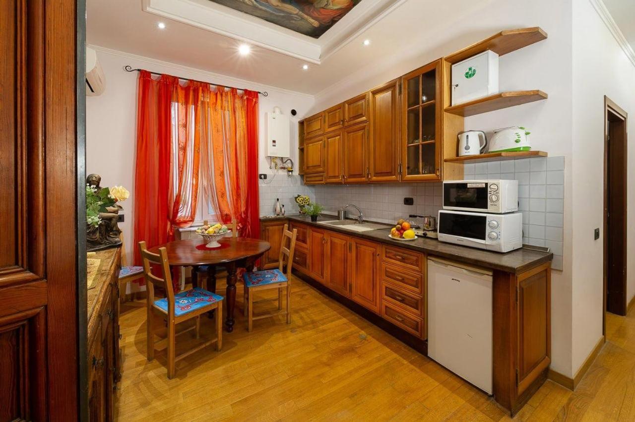 Apartment Sancta Scala Rome